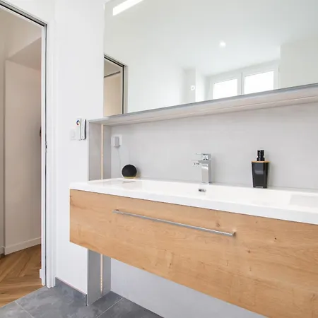 Des Ducs Avec Baignoire Double Apartment Nantes